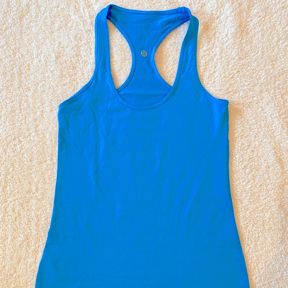 Lululemon Cool Racerback Tank in Women’s Size 6